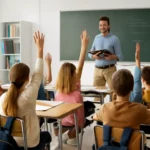 Elementary school student simultaneous class